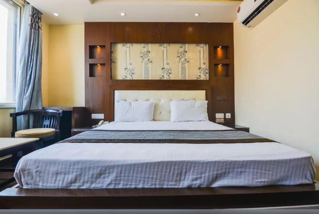 Hotel Opulence Pathankot Bilik gambar